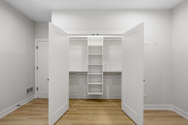 5008 S Prairie Avenue, Chicago, IL 60615