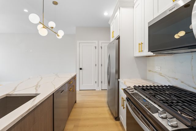 5008 S Prairie Avenue, Chicago, IL 60615