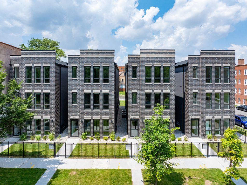 5008 S Prairie Avenue, Chicago, IL 60615