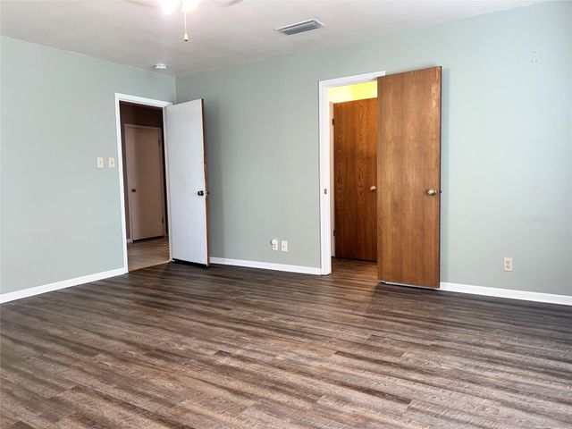 209 Oak Crest LN, Georgetown, TX 78628
