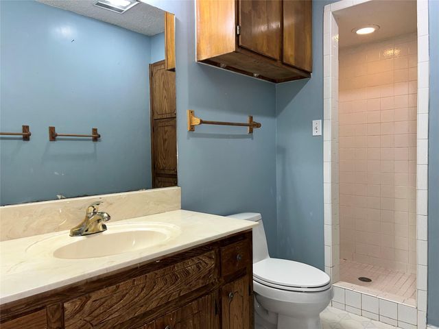 209 Oak Crest LN, Georgetown, TX 78628