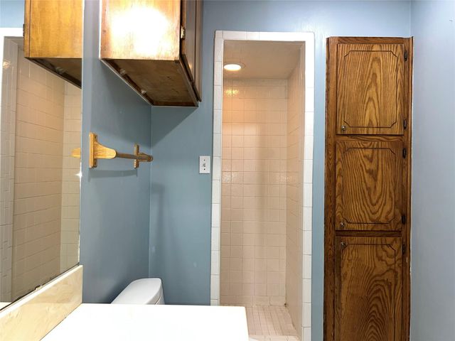 209 Oak Crest LN, Georgetown, TX 78628