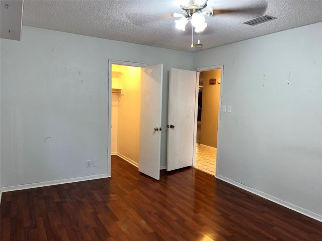 209 Oak Crest LN, Georgetown, TX 78628