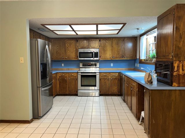 209 Oak Crest LN, Georgetown, TX 78628