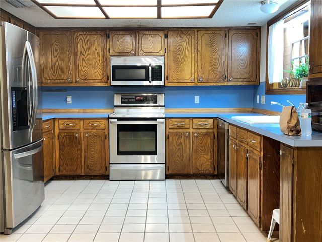 209 Oak Crest LN, Georgetown, TX 78628