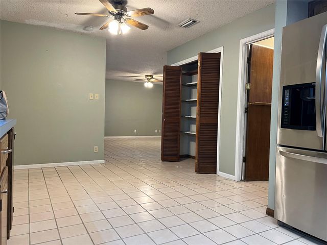 209 Oak Crest LN, Georgetown, TX 78628