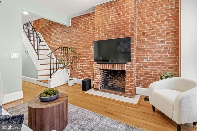 21 E FORT AVE E, Baltimore, MD 21230