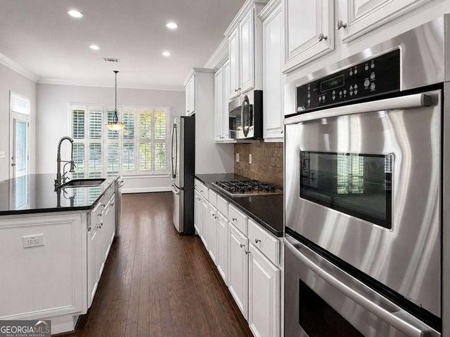 514 Glenmanor Court, Atlanta, GA 30328
