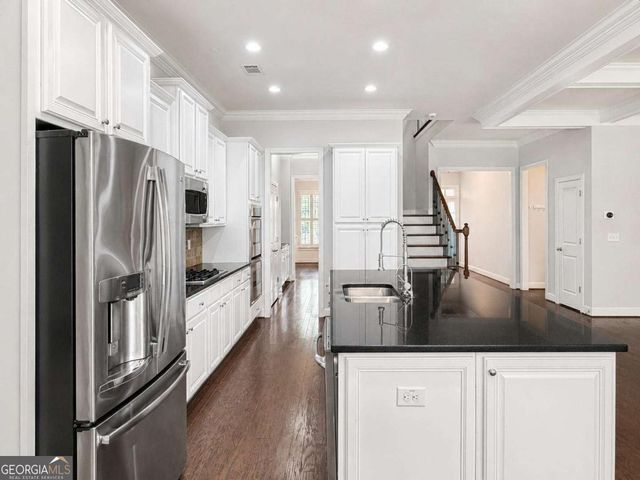 514 Glenmanor Court, Atlanta, GA 30328