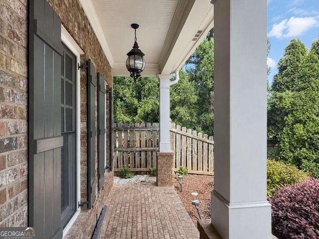 514 Glenmanor Court, Atlanta, GA 30328