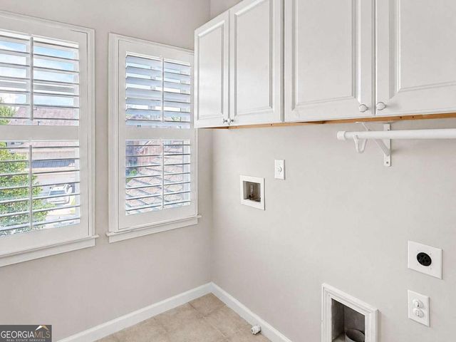 514 Glenmanor Court, Atlanta, GA 30328