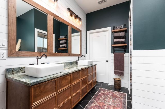 7244 N Hickory Road, Krum, TX 76249