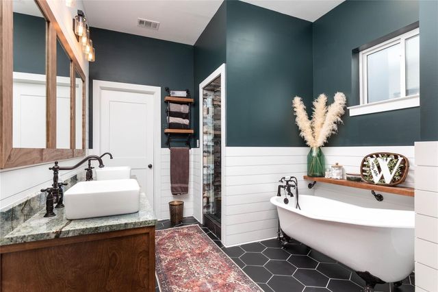 7244 N Hickory Road, Krum, TX 76249