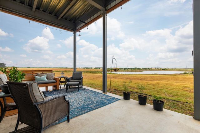7244 N Hickory Road, Krum, TX 76249