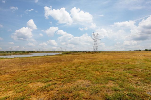 7244 N Hickory Road, Krum, TX 76249