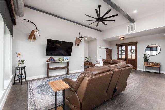 7244 N Hickory Road, Krum, TX 76249