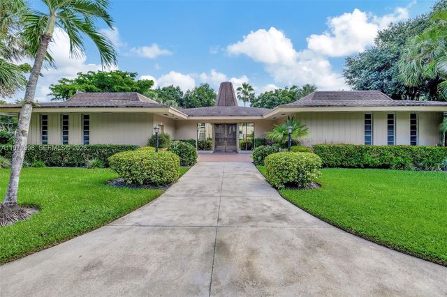 5002 NW 35th St 306, Lauderdale Lakes, FL 33319