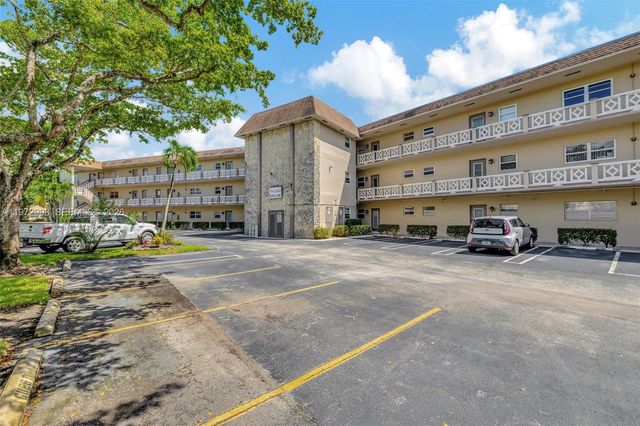 5002 NW 35th St 306, Lauderdale Lakes, FL 33319