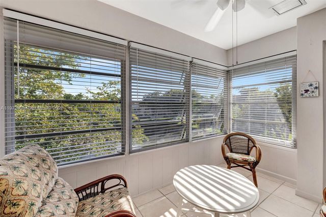 5002 NW 35th St 306, Lauderdale Lakes, FL 33319