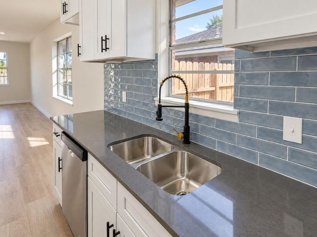 829 Canfield Street, Liberty, TX 77575