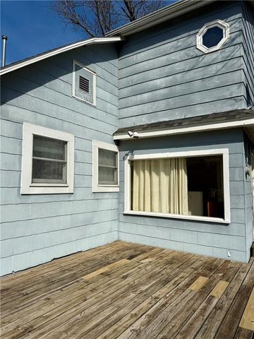 423 Yuba Street, Burlington, KS 66839