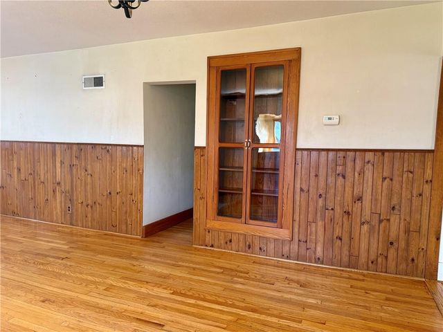 423 Yuba Street, Burlington, KS 66839