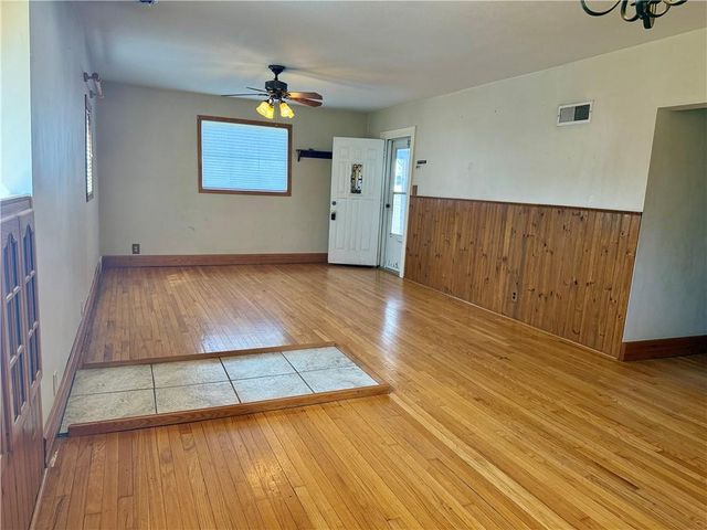 423 Yuba Street, Burlington, KS 66839