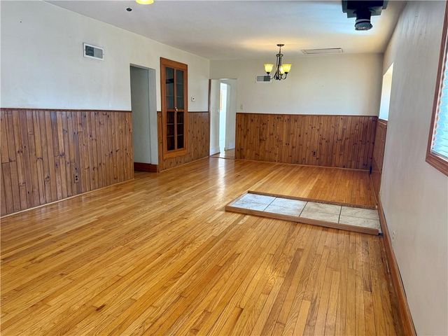 423 Yuba Street, Burlington, KS 66839