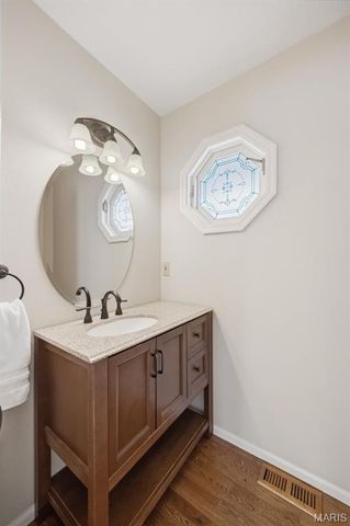 2650 Greenway, High Ridge, MO 63049