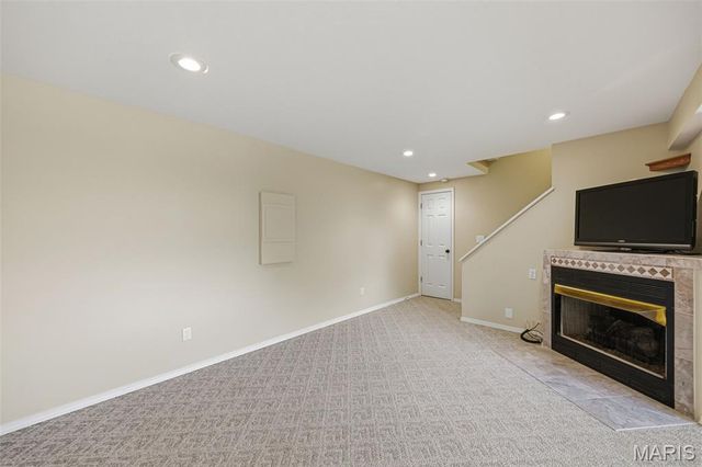 2650 Greenway, High Ridge, MO 63049