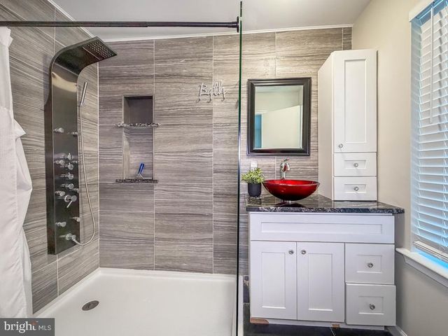 145 LIBERTY DR, Langhorne, PA 19047