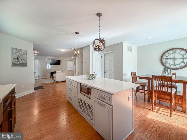 145 LIBERTY DR, Langhorne, PA 19047