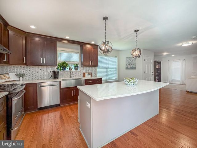 145 LIBERTY DR, Langhorne, PA 19047