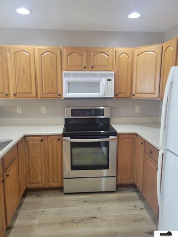 7251 Dorchester Court, Lincoln, NE 68521