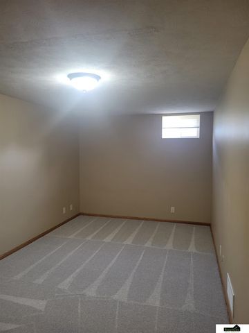 7251 Dorchester Court, Lincoln, NE 68521