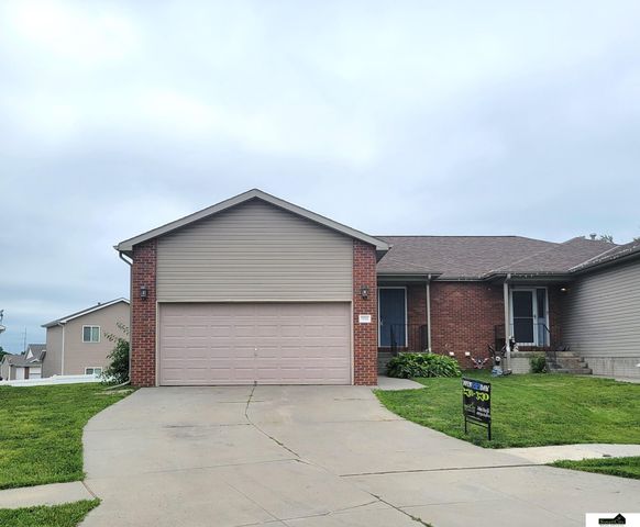 7251 Dorchester Court, Lincoln, NE 68521