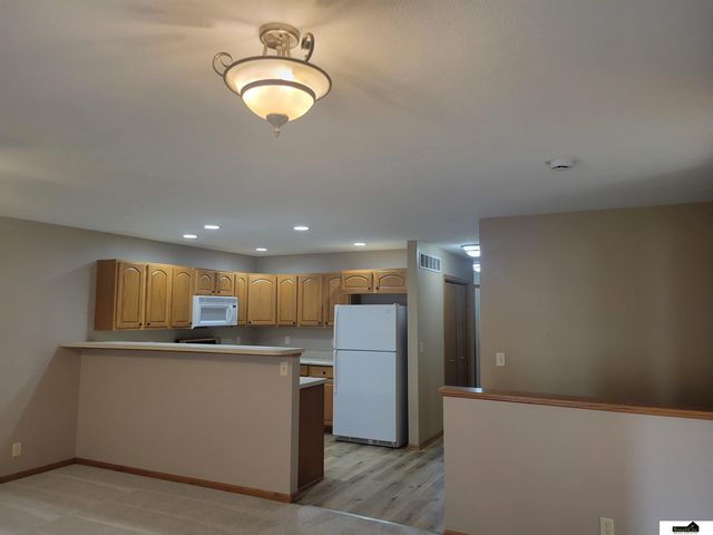 7251 Dorchester Court, Lincoln, NE 68521