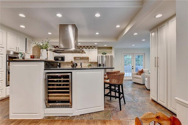 585 Cambridge Way, Sandy Springs, GA 30328