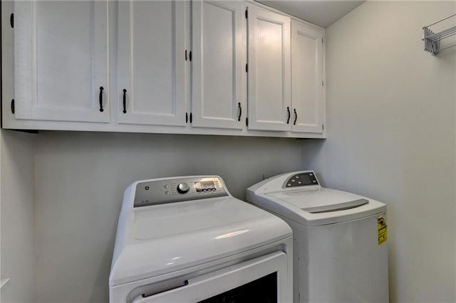 585 Cambridge Way, Sandy Springs, GA 30328