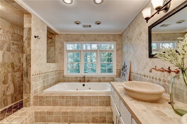 585 Cambridge Way, Sandy Springs, GA 30328