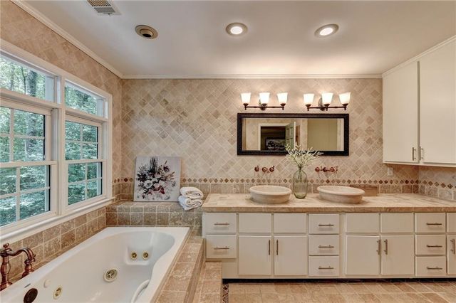 585 Cambridge Way, Sandy Springs, GA 30328
