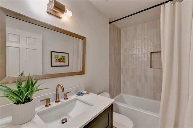 585 Cambridge Way, Sandy Springs, GA 30328