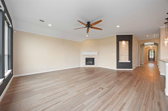 13721 Northline Lake Drive, Houston, TX 77044