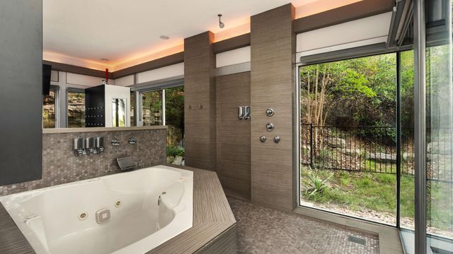 2803 Manitou DR, Austin, TX 78734