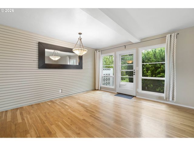 6810 Ne HANCOCK St, Portland, OR 97213