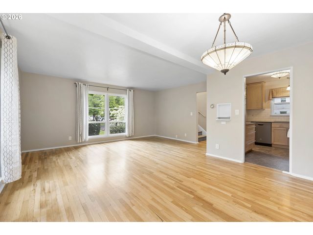 6810 Ne HANCOCK St, Portland, OR 97213