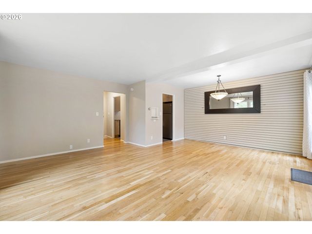 6810 Ne HANCOCK St, Portland, OR 97213