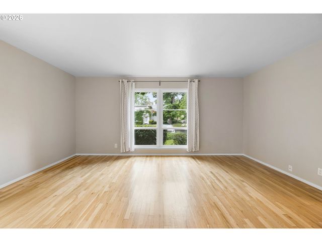 6810 Ne HANCOCK St, Portland, OR 97213