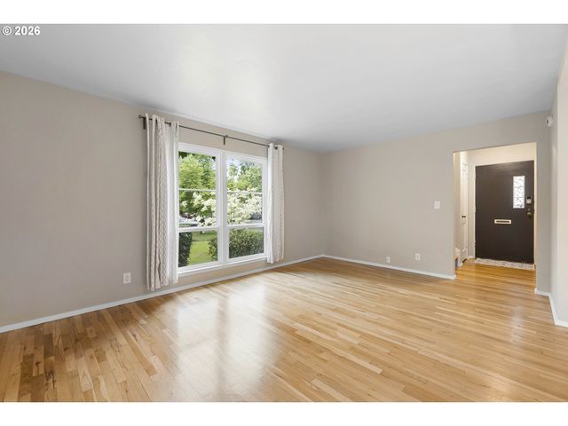 6810 Ne HANCOCK St, Portland, OR 97213
