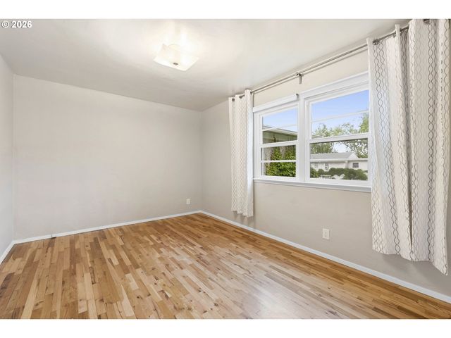 6810 Ne HANCOCK St, Portland, OR 97213